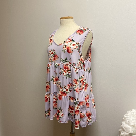 Plus Size Floral Top - Picture 2 of 3